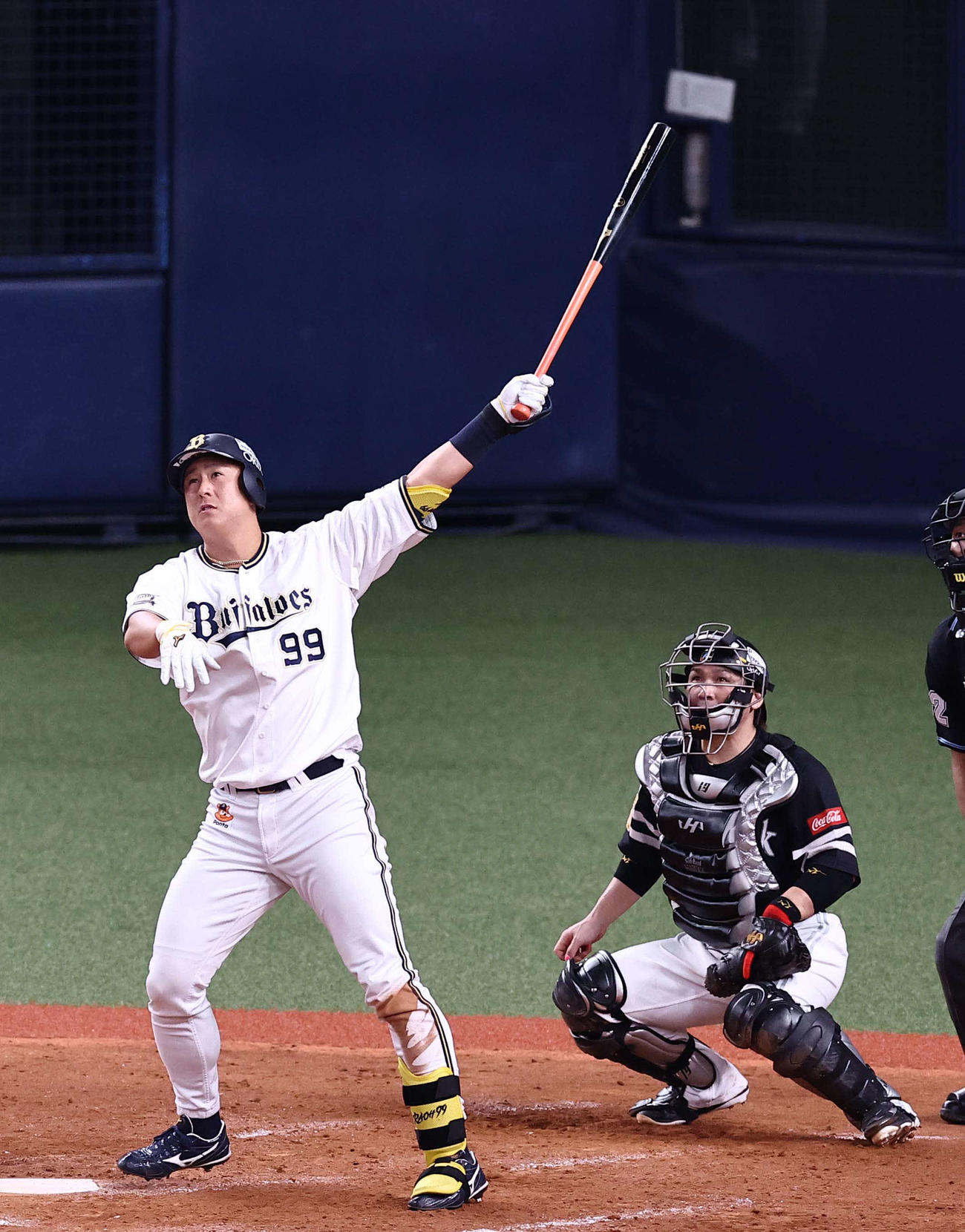 オリックス対ソフトバンク　5回裏オリックス1死二塁、杉本は左越えに勝ち越し2点本塁打を放つ（撮影・上田博志）