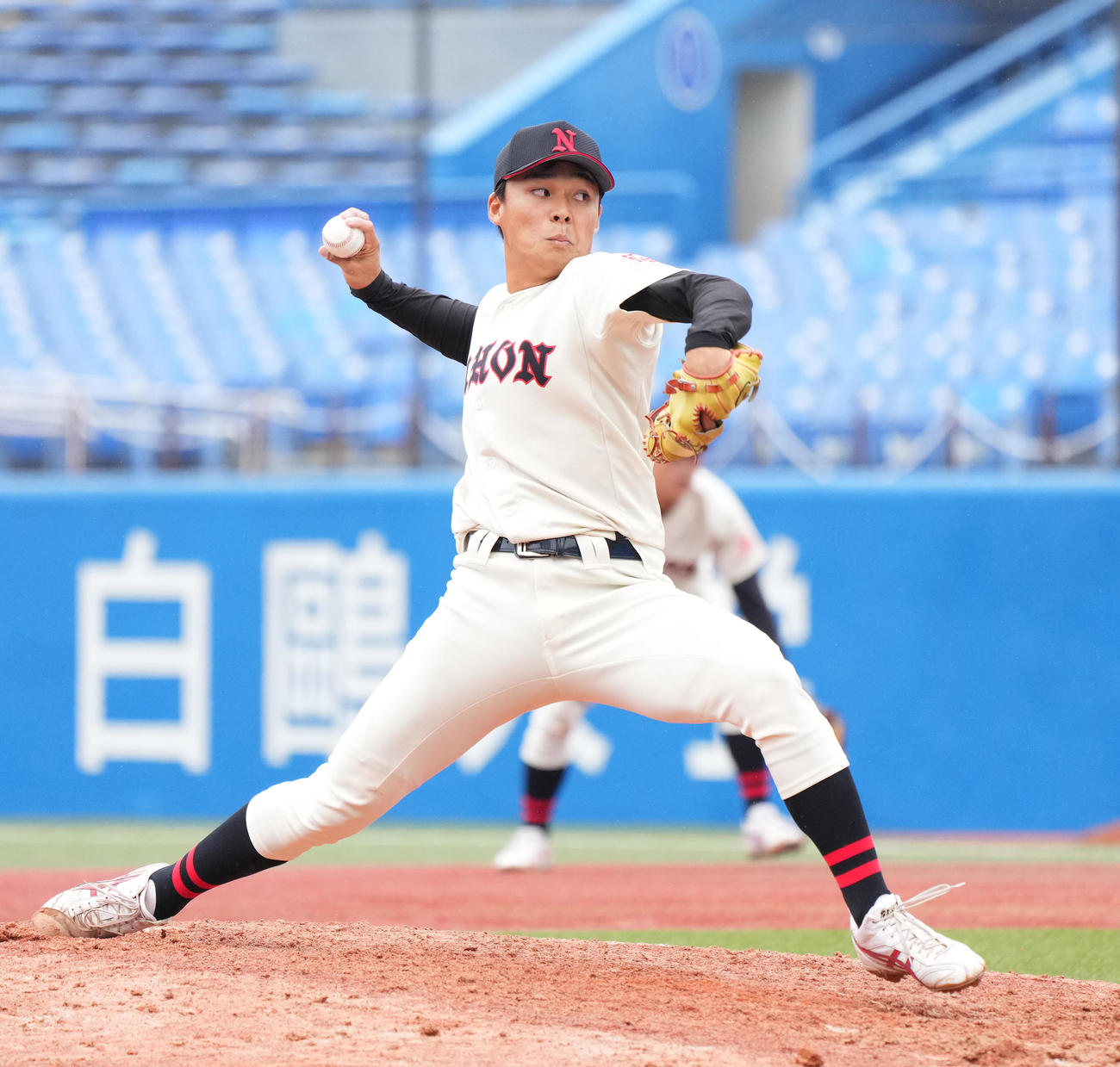国学院大対日大　7回、日大3番手の岸川（撮影・菅敏）