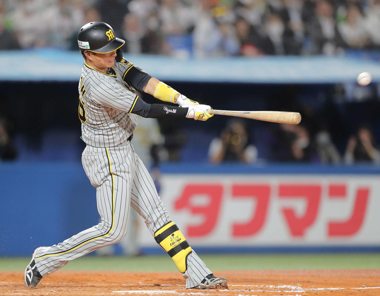 ヤクルト対阪神　5回表阪神1死一塁、二塁打を放つ北條（撮影・河田真司）