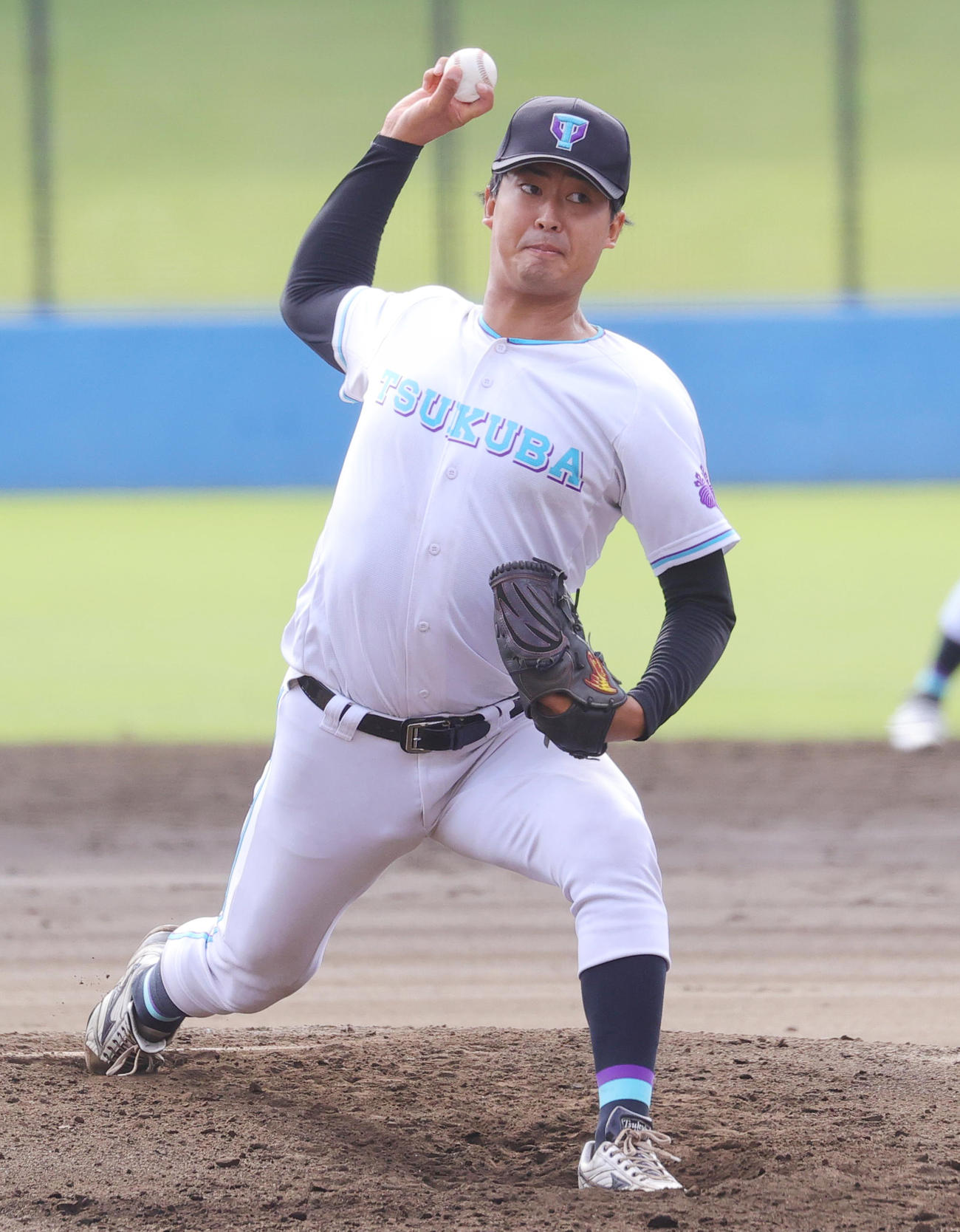 武蔵大対筑波大　力投する筑波大先発の西舘（撮影・野上伸悟）
