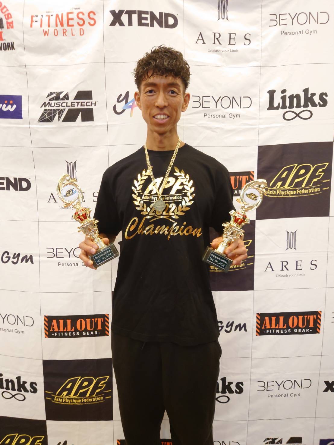 ボディーメイクのコンテスト「APF JAPAN CLASSIC」で2冠に輝いたアディダスジャパン社員の鈴木章弘さん(本人提供)