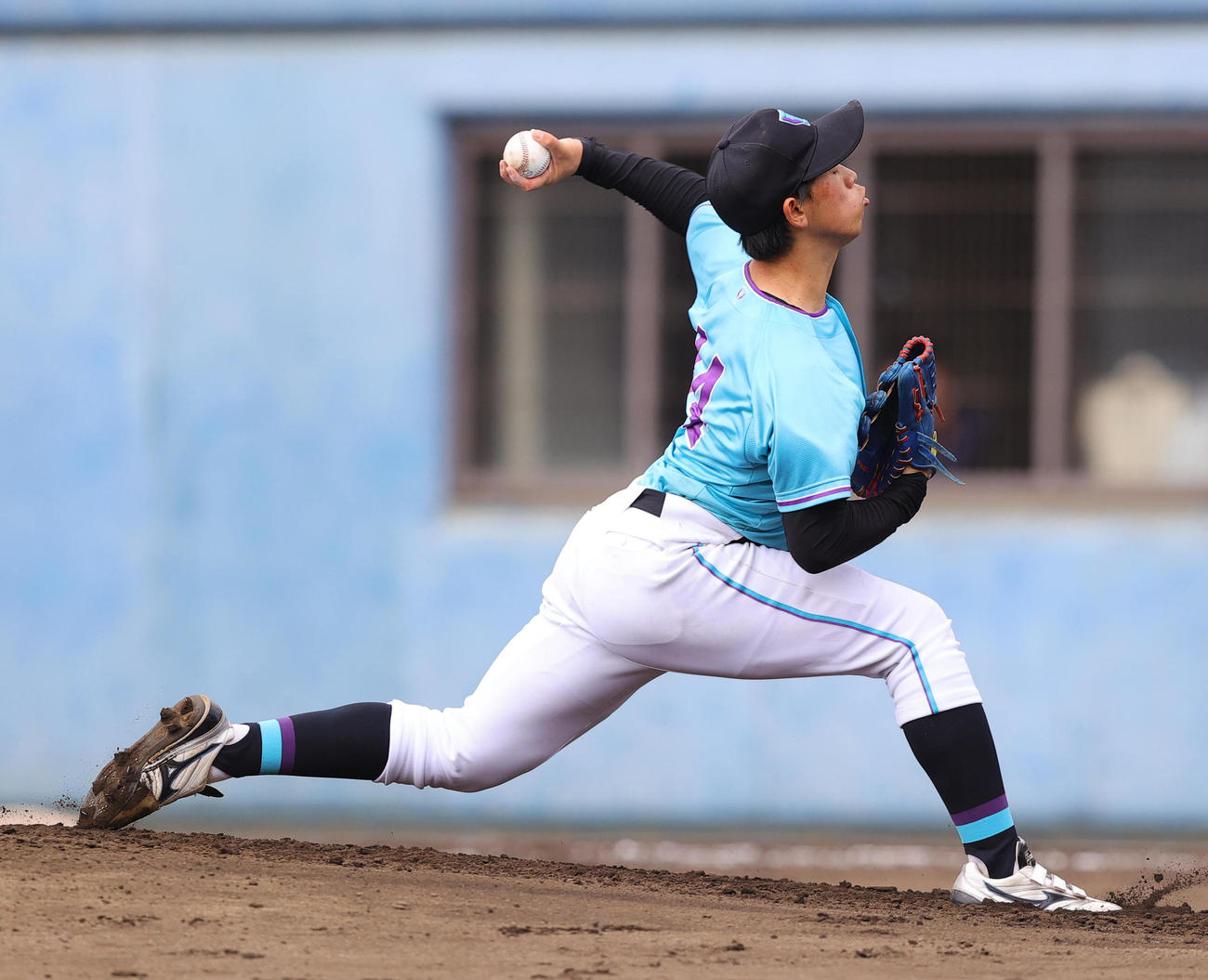 筑波大対武蔵大　力投する筑波大先発の村上（撮影・野上伸悟）