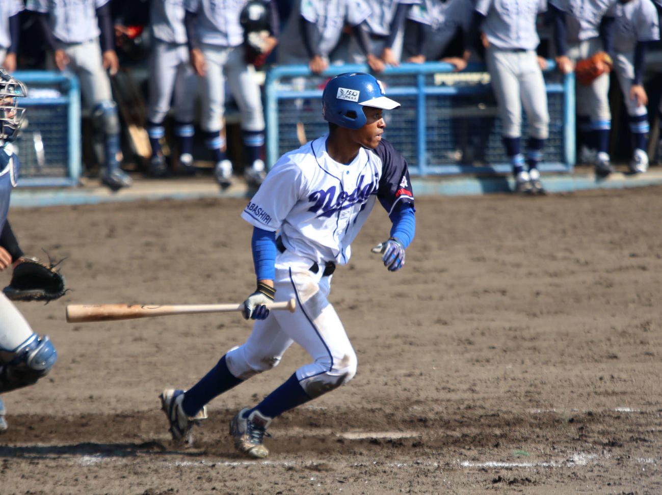 星槎道都大対東農大北海道　8回裏東農大北海道2死一塁で右中間へ同点適時二塁打を放つ工藤（撮影・山崎純一）