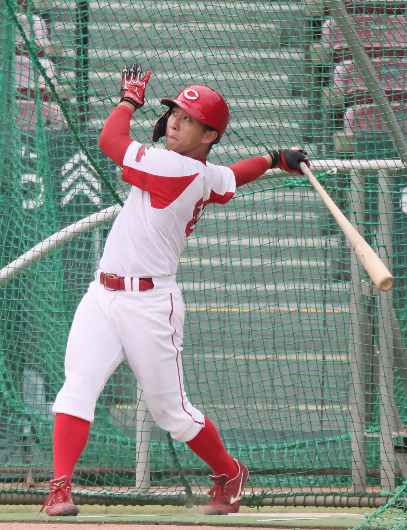 打撃練習に励む広島羽月（撮影・加藤孝規）