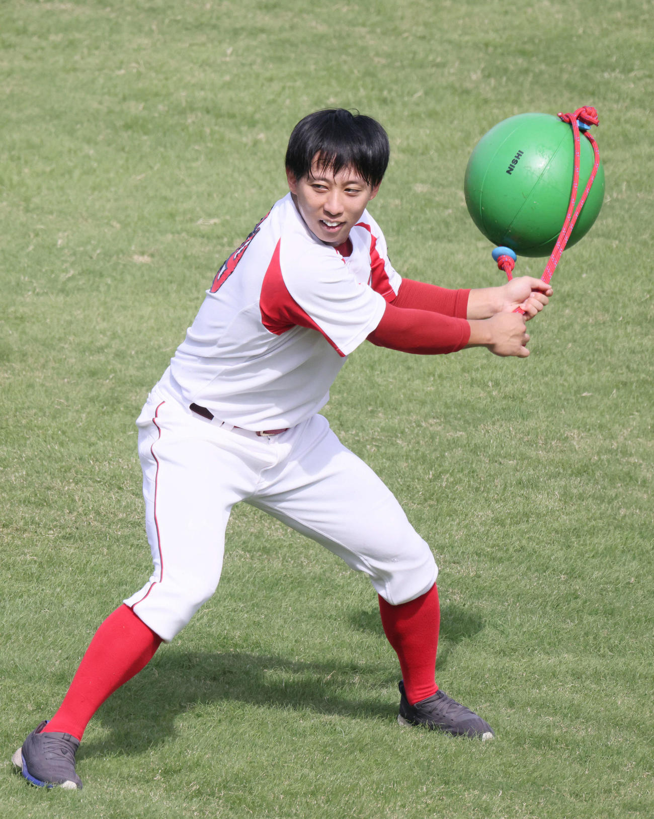 広島秋季練習　練習をする羽月（撮影・加藤孝規）