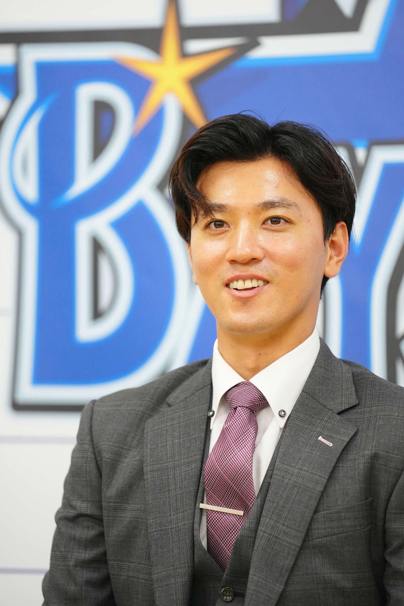 契約更改を終え質問に答えるDeNA関根大気（代表撮影）