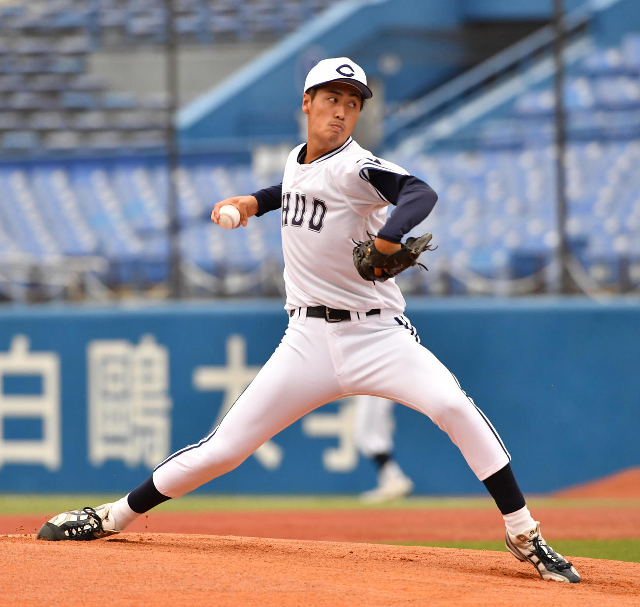 日大対中大　先発した中大・西舘（撮影・柴田隆二）