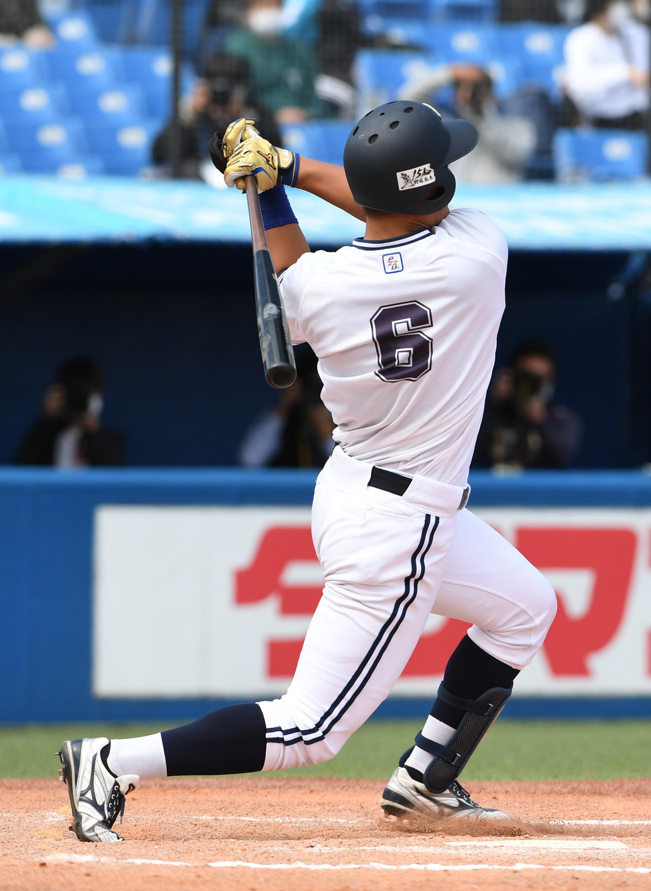 中大対日大　8回表中大無死、森下翔太は左越えに本塁打を放つ（撮影・柴田隆二）