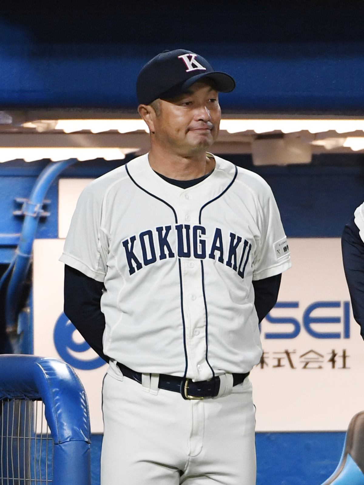 国学院大対亜大、勝利した国学院大・鳥山監督（撮影・柴田隆二）