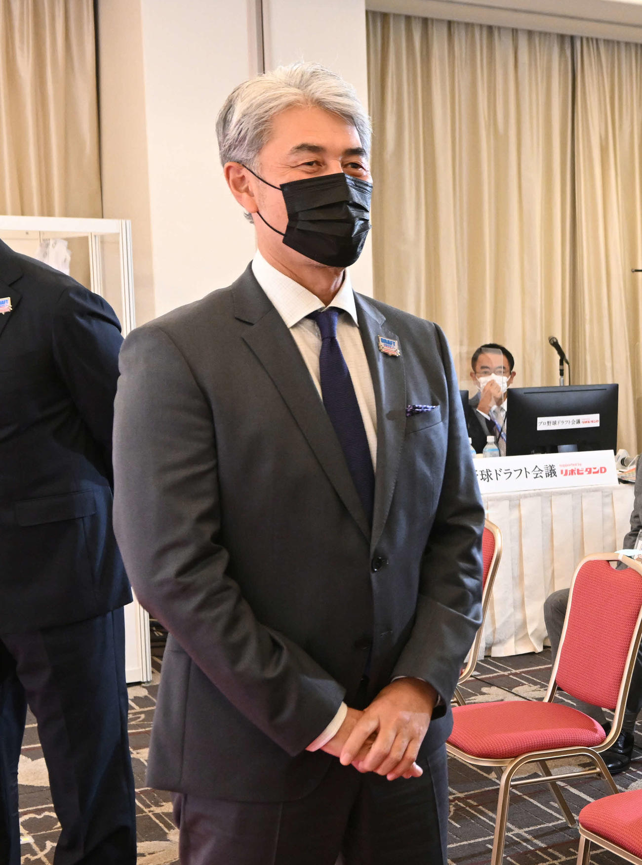 ドラフト会議に臨むロッテ吉井監督（代表撮影）