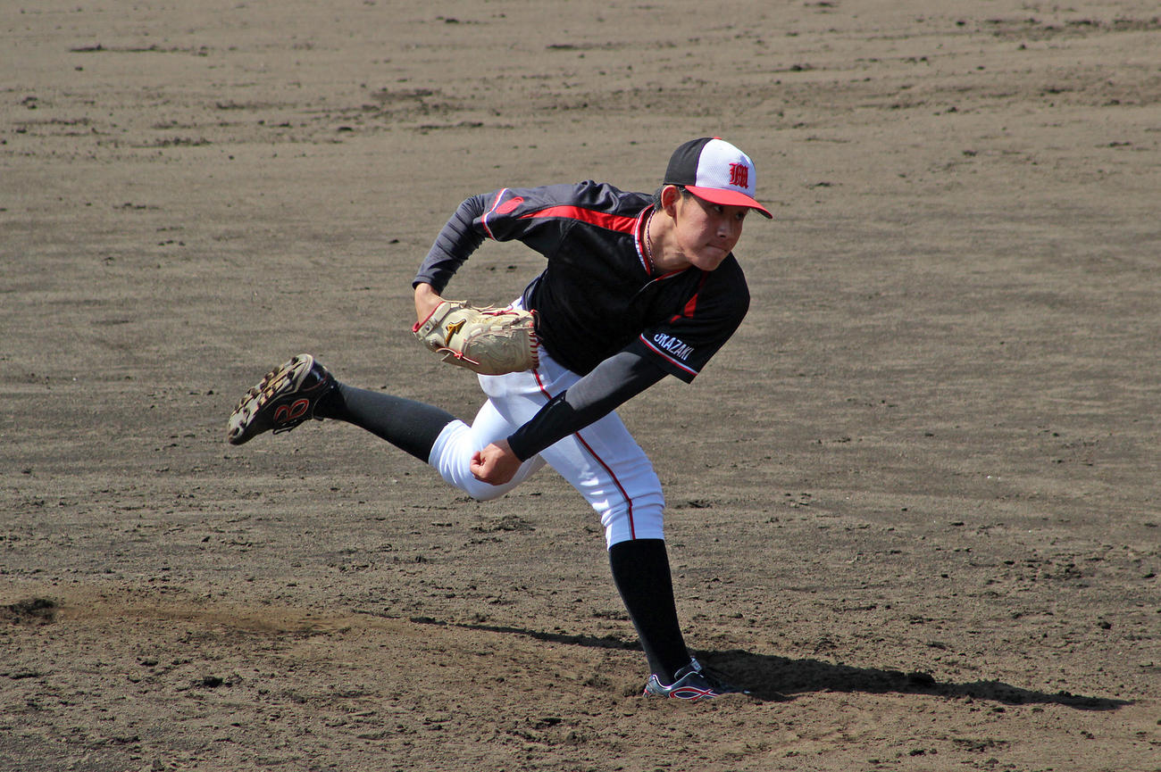 阪神にドラフト6位指名された三菱自動車岡崎・富田（三菱自動車岡崎提供）
