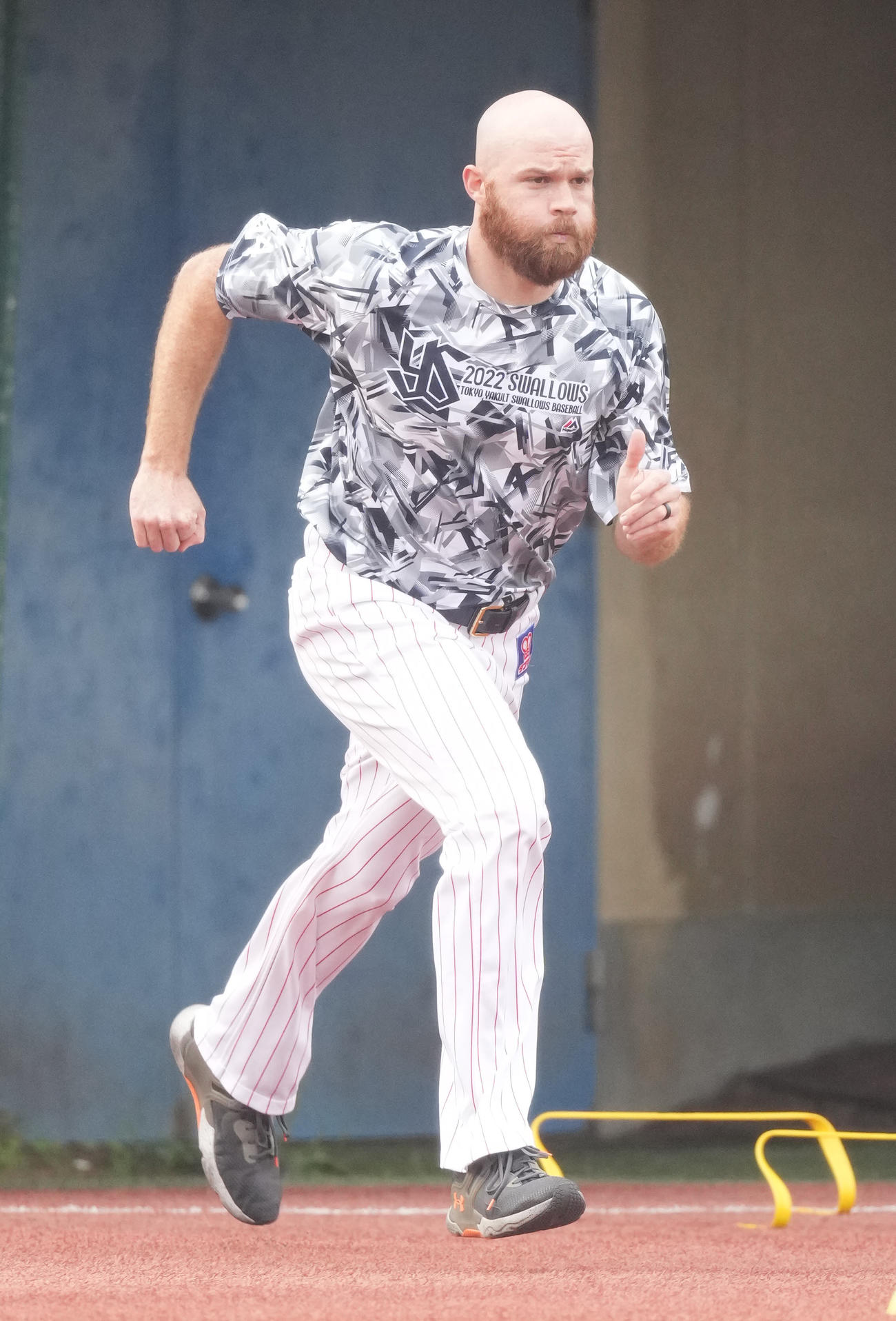 ヤクルト対オリックス　試合前練習で汗を流すヤクルト・サイスニード（撮影・鈴木みどり）