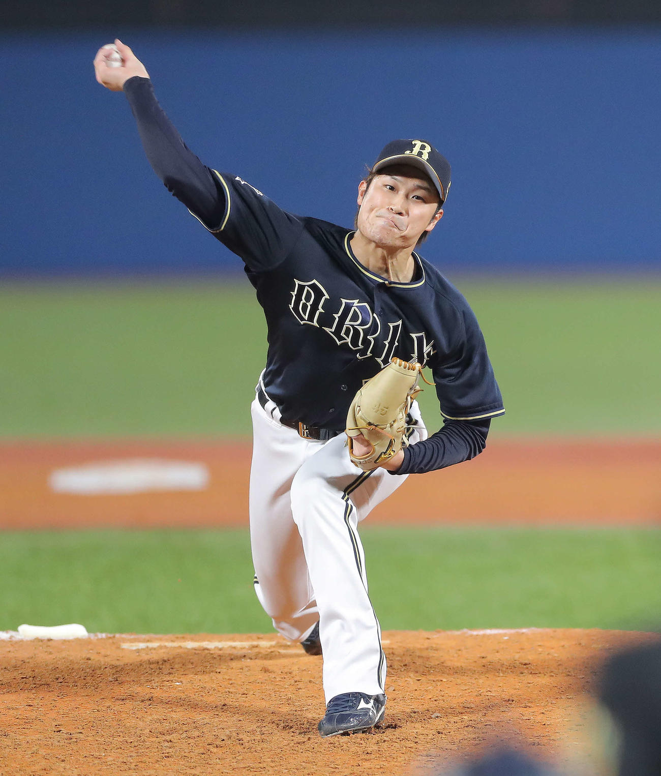 ヤクルト対オリックス　7回裏、オリックス4番手で登板する阿部（撮影・河田真司）