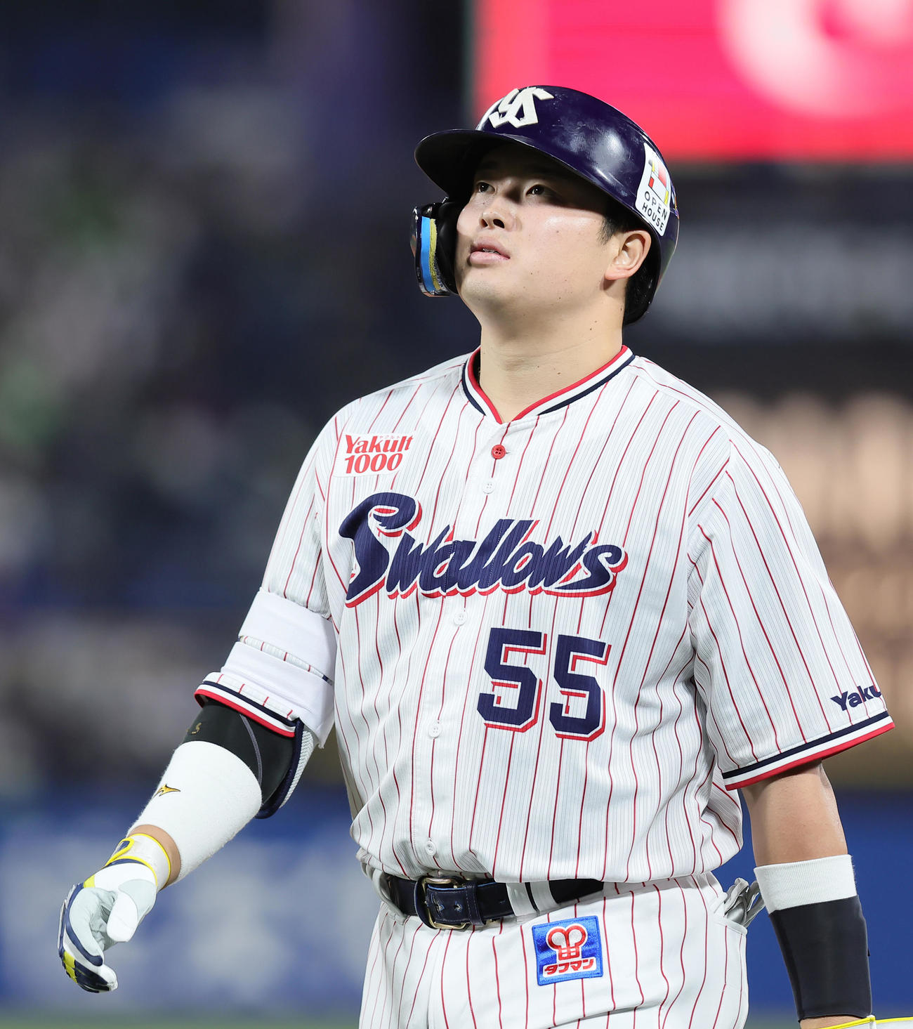 ヤクルト対オリックス　1回裏ヤクルト2死一塁、二ゴロに倒れた村上（撮影・足立雅史）