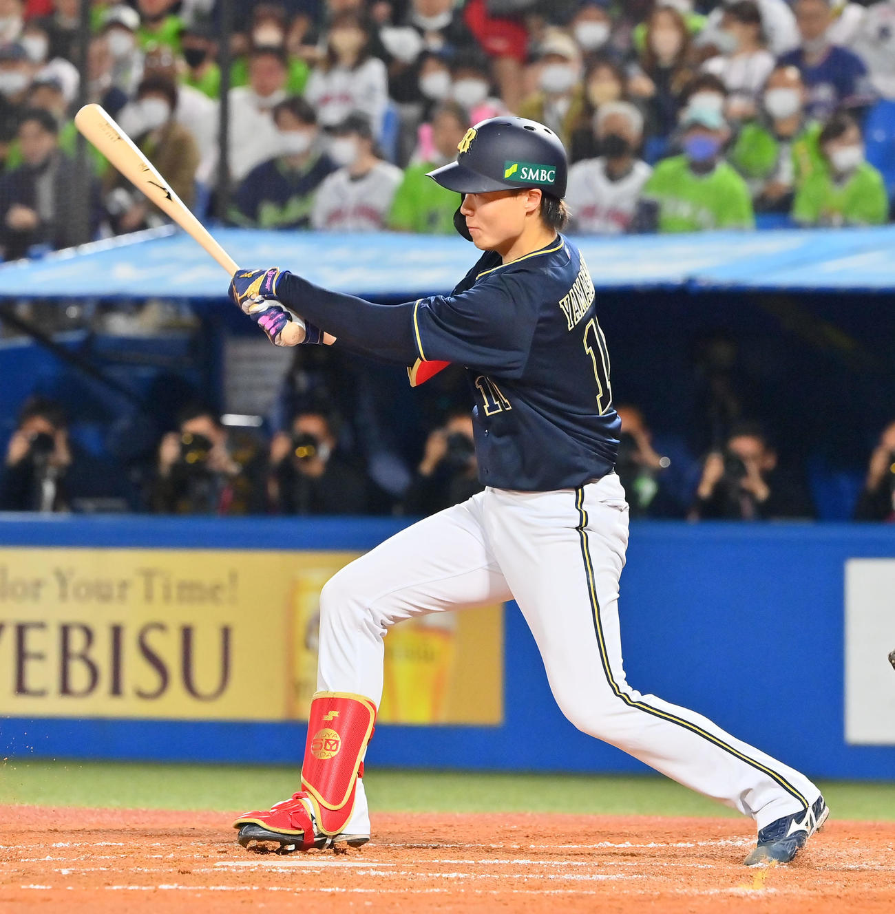 ヤクルト対オリックス　3回表オリックス1死三塁、右前打を放つ山崎福（撮影・和賀正仁）