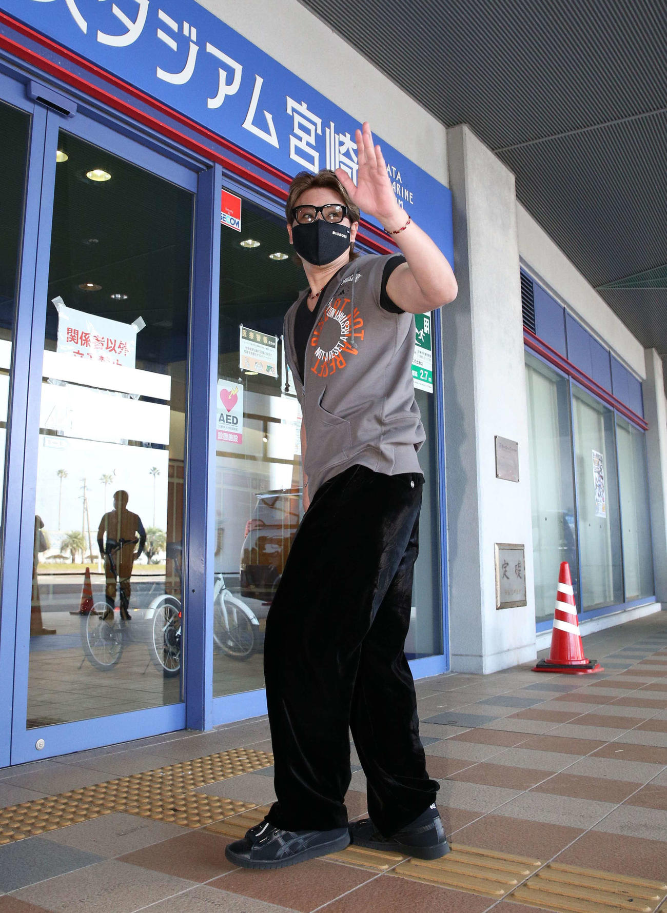 フェニックスリーグ　阪神対ロッテの視察に訪れた日本ハム新庄監督（撮影・黒川智章）
