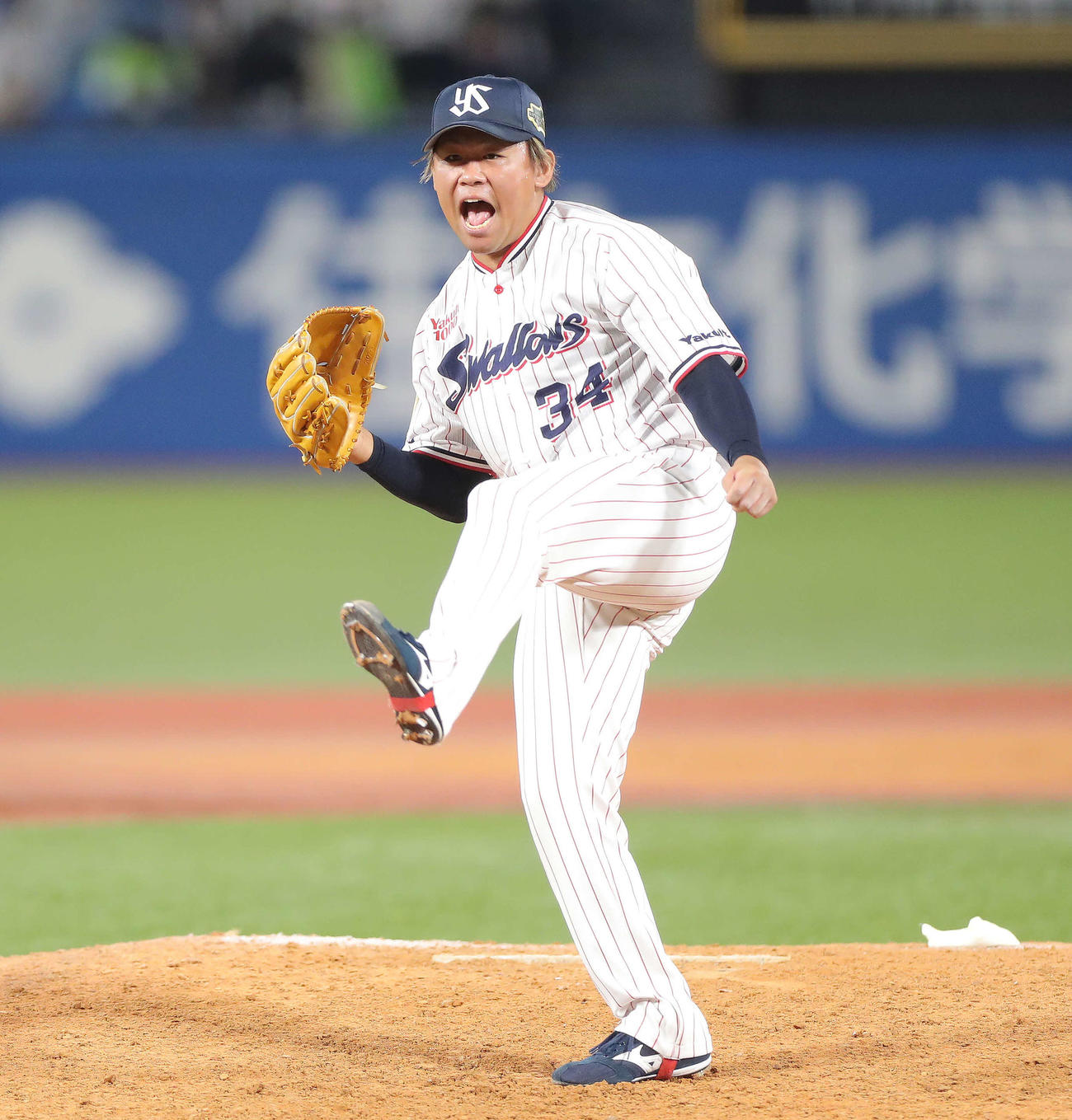 ヤクルト対オリックス　延長12回表オリックス1死、小田を見逃し三振に抑える田口（撮影・河田真司）