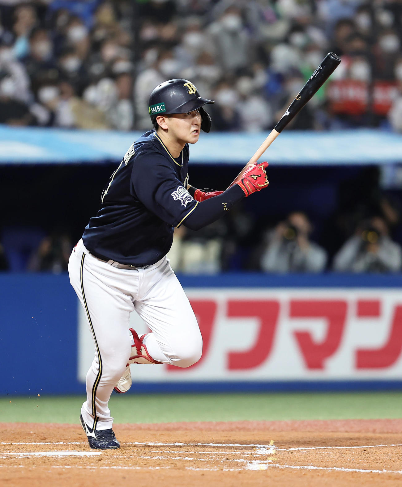 ヤクルト対オリックス　3回表オリックス無死、二塁打を放つ紅林（撮影・足立雅史）