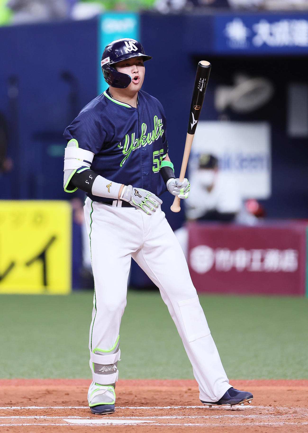 オリックス対ヤクルト　7回表ヤクルト2死満塁、村上は押し出しの四球を選ぶ（撮影・足立雅史）