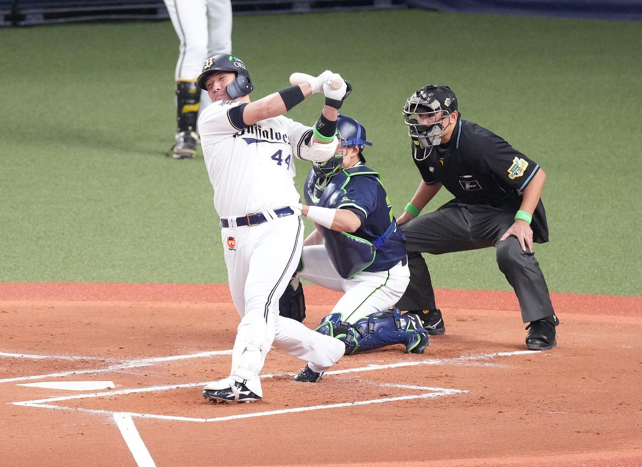 オリックス対ヤクルト　1回裏オリックス2死三塁、空振り三振に倒れる頓宮（撮影・鈴木みどり）
