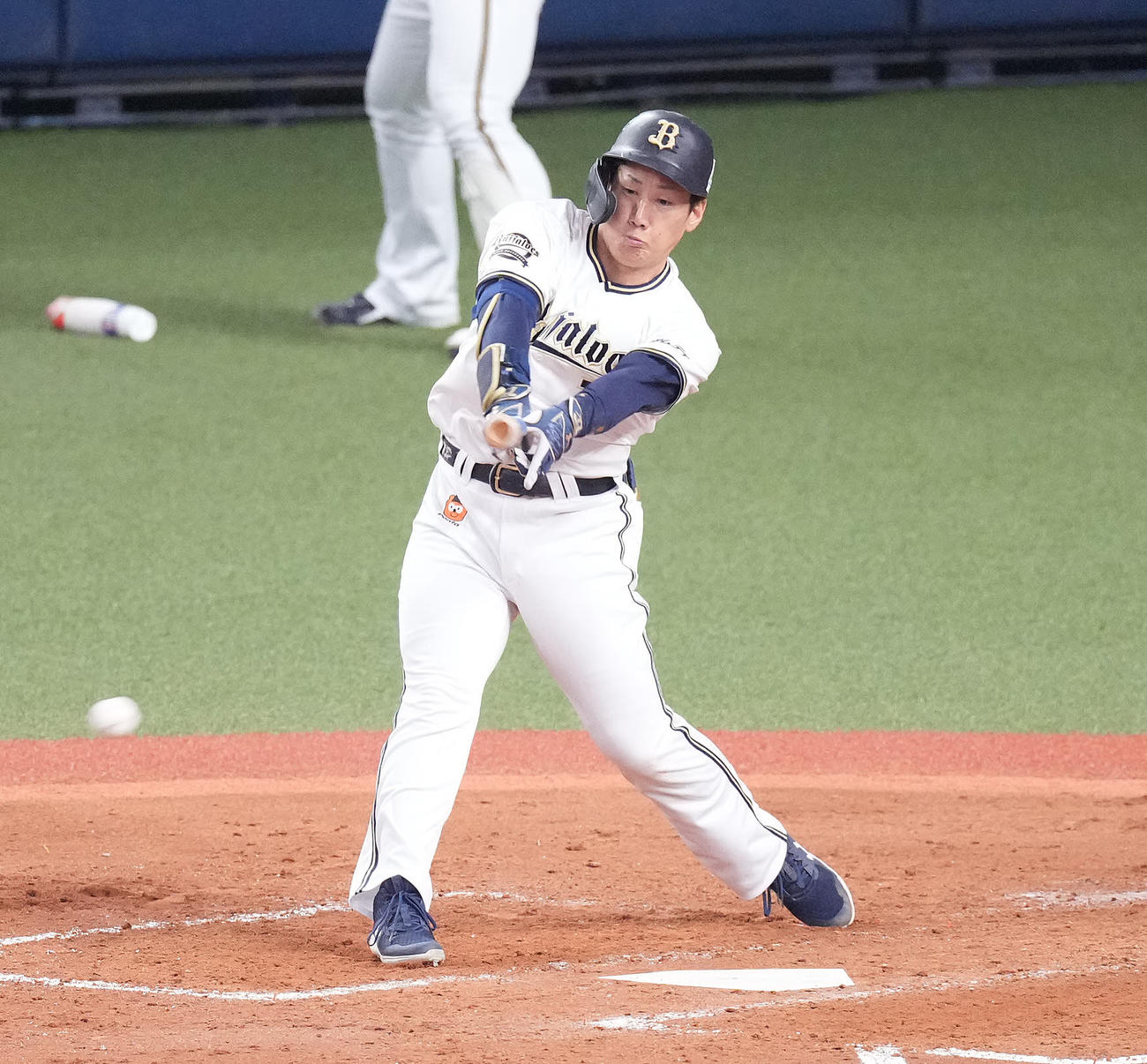 オリックス対ヤクルト　5回裏オリックス2死一塁、二ゴロ併殺に倒れる吉田正（撮影・鈴木みどり）