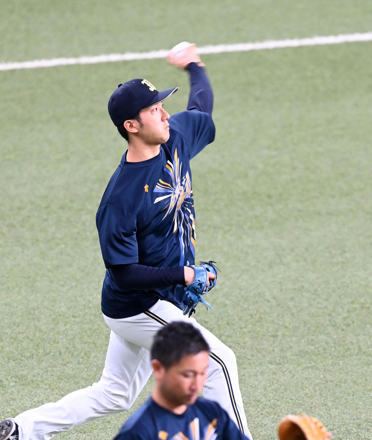 オリックス対ヤクルト　キャッチボールを行う田嶋（撮影・前岡正明）