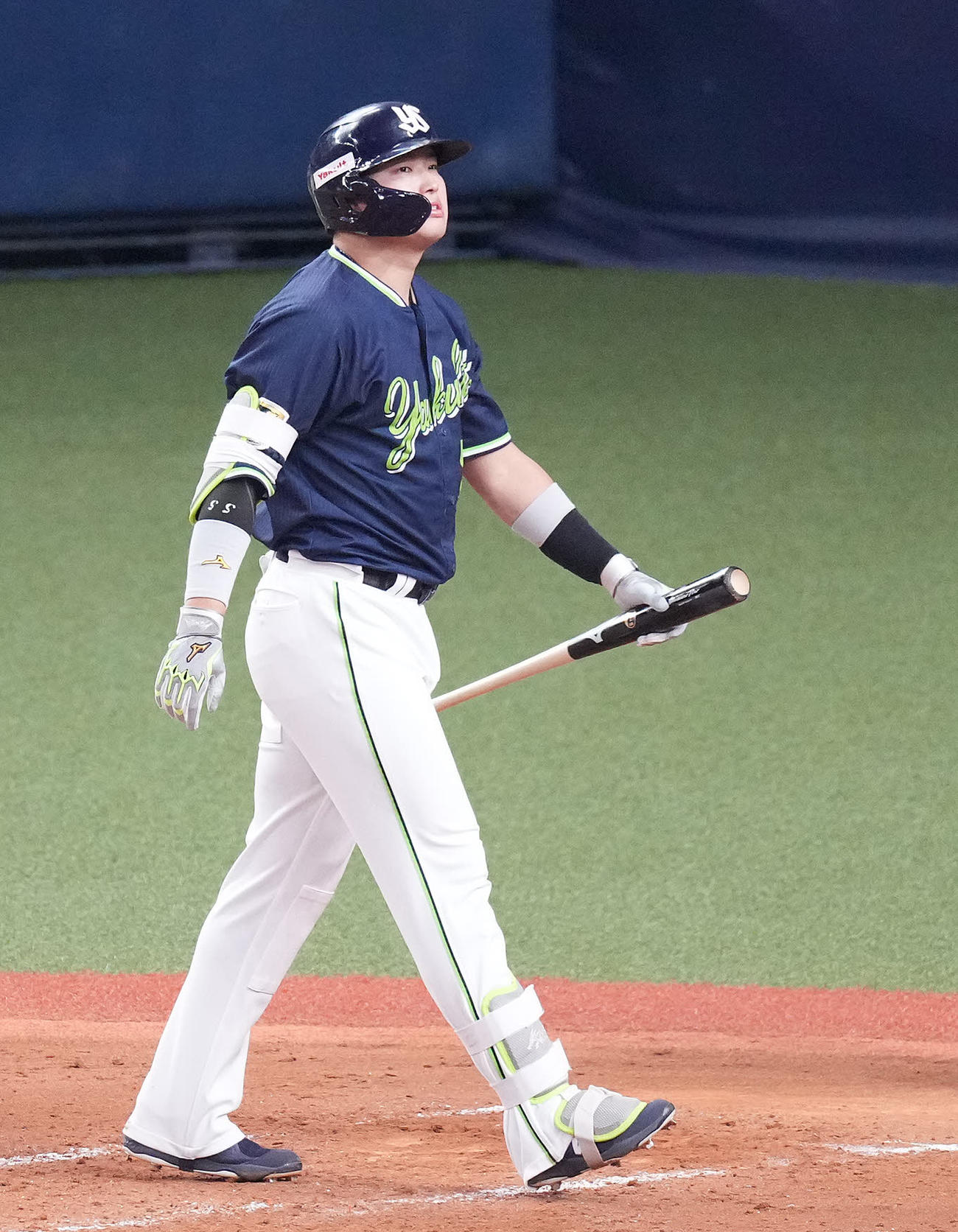 オリックス対ヤクルト　3回表ヤクルト2死一、二塁、空振り三振に倒れる村上（撮影・鈴木みどり）