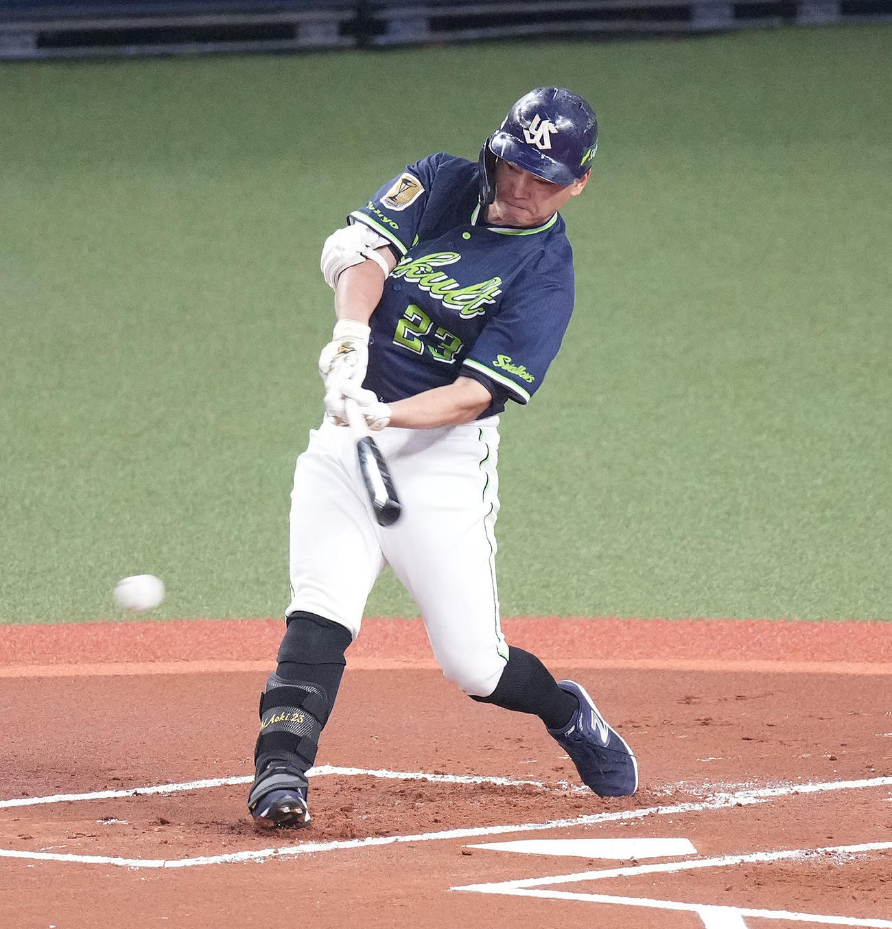 オリックス対ヤクルト　1回表ヤクルト1死、右前打を放つ青木（撮影・鈴木みどり）