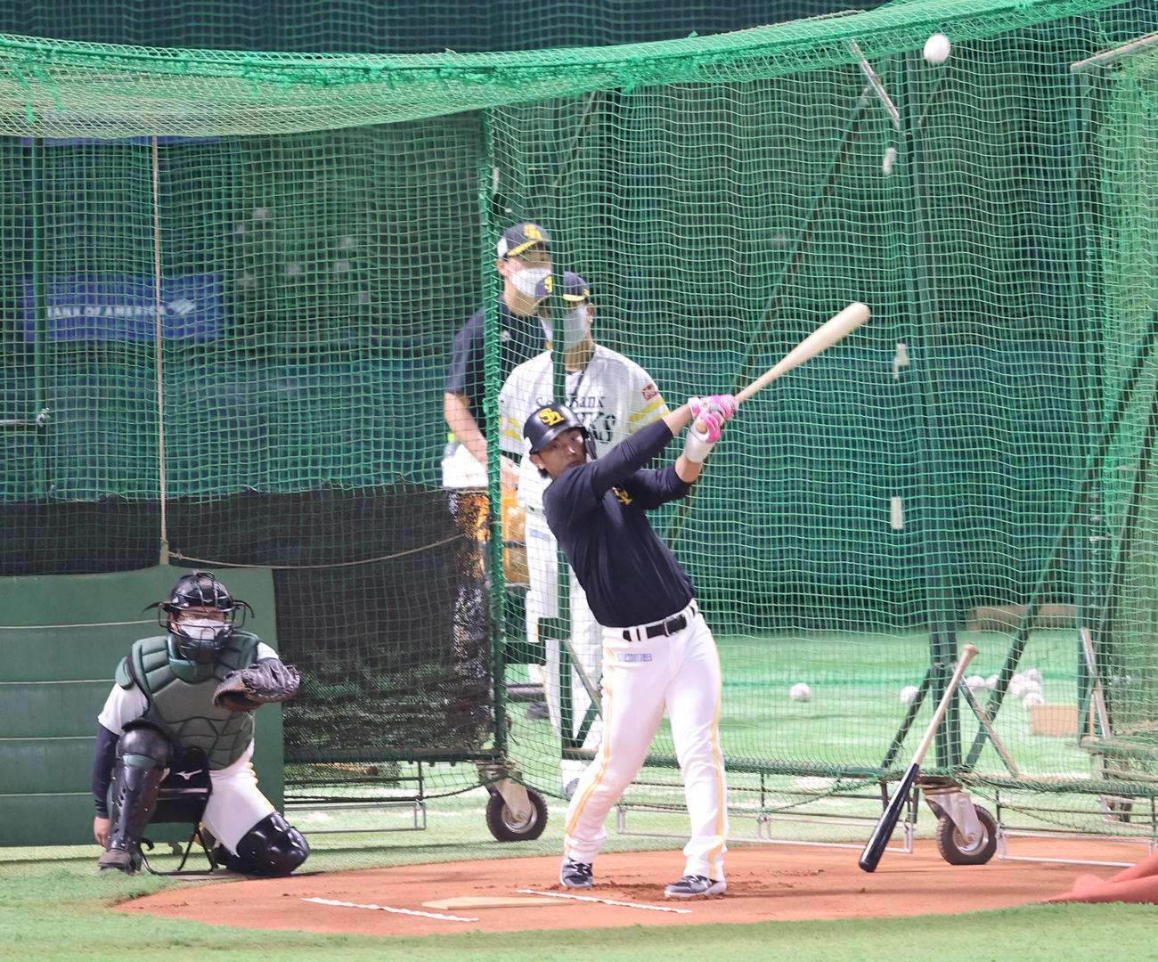打撃練習をする今宮健太（撮影・梅根麻紀）