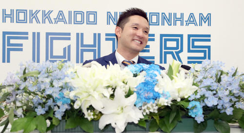 日本ハム】杉谷拳士帝京先輩の森本稀哲氏「思い出にバットプレゼント