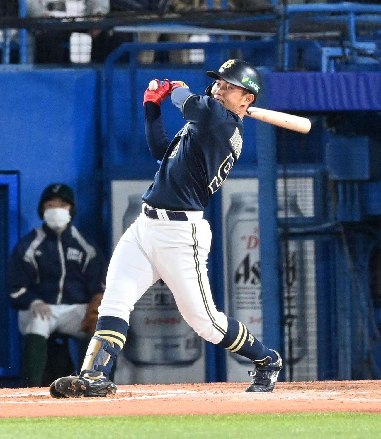 ヤクルト対オリックス　7回表オリックス1死、代打の野口は中前打を放つ（撮影・前岡正明）