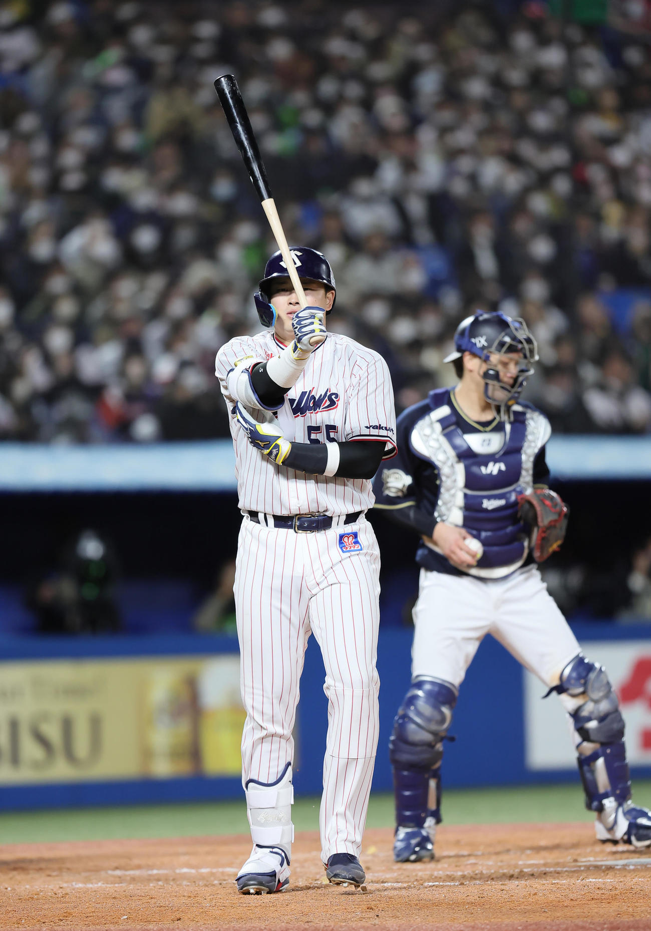 ヤクルト対オリックス　4回裏ヤクルト1死一塁、村上は四球で出塁する（撮影・足立雅史）