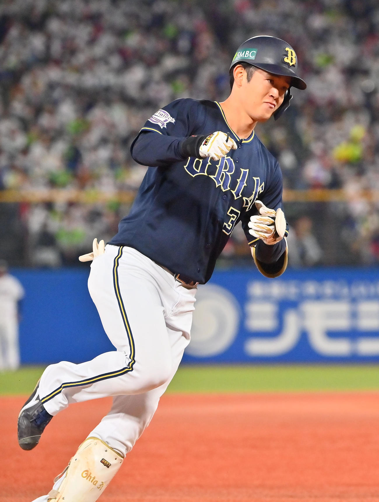 ヤクルト対オリックス　1回表オリックス無死、先頭打者本塁打を放った太田は三塁を回る（撮影・和賀正仁）
