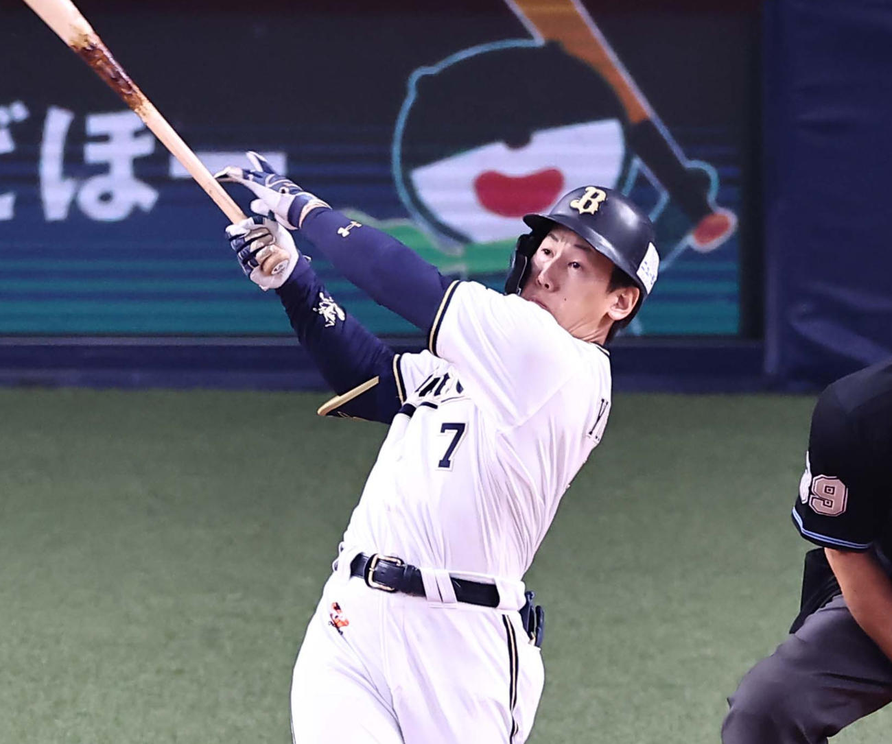 日本シリーズ第5戦でサヨナラ2ランを放つオリックス吉田正尚