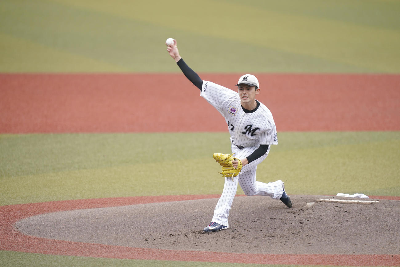 ライブBPで力投するロッテ佐々木朗（撮影・垰建太）