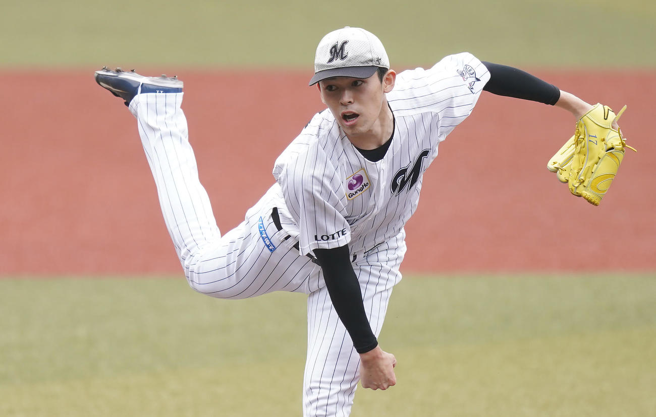 ライブBPで力投するロッテ佐々木朗（撮影・垰建太）