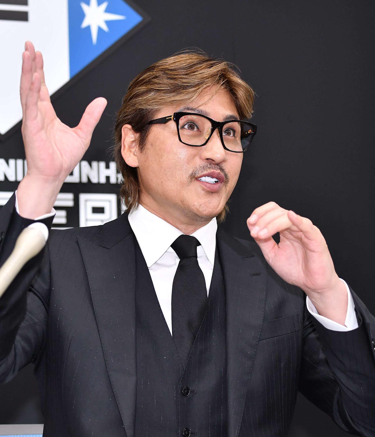 新コーチ就任会見に臨んだ日本ハム新庄監督（代表撮影）