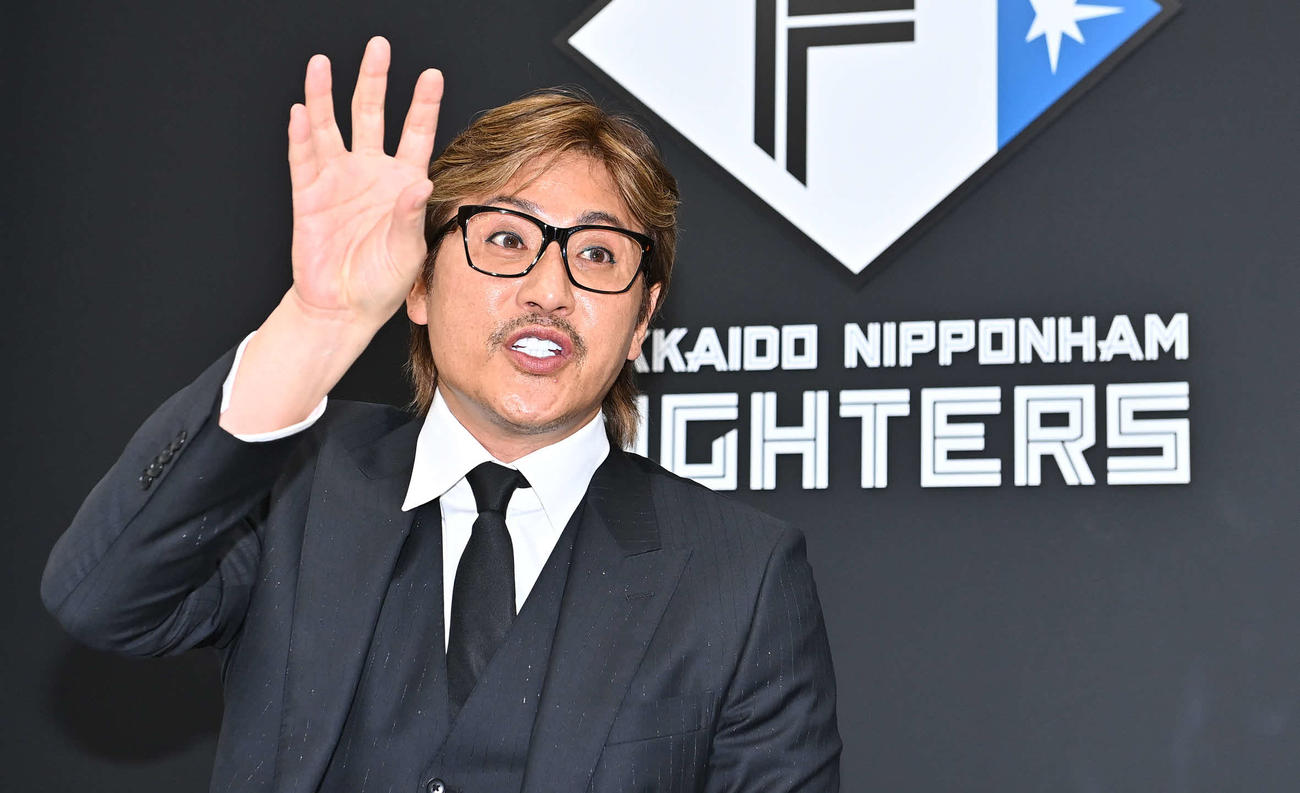 新コーチ就任会見に臨んだ日本ハム新庄監督（代表撮影）