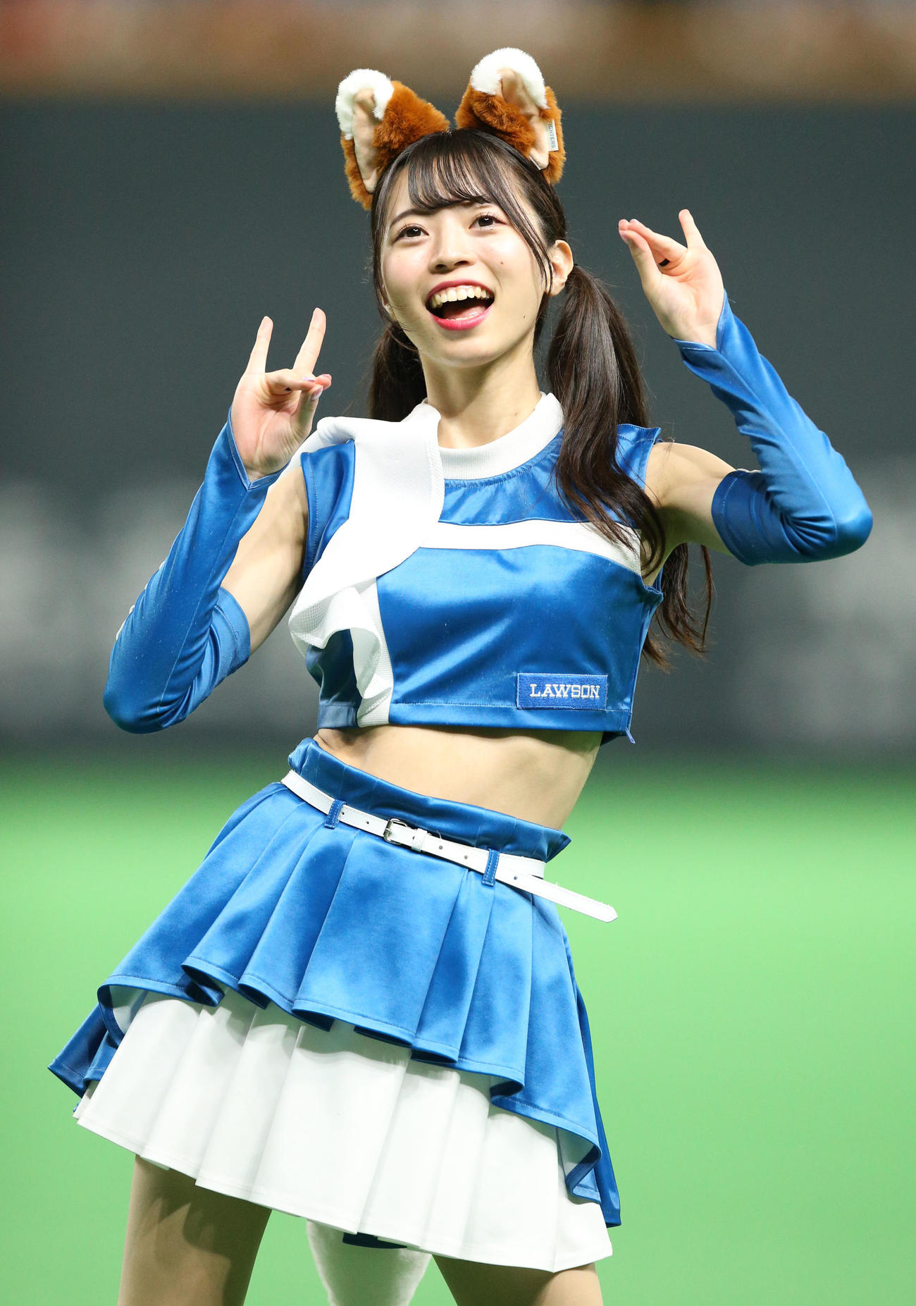 「きつねダンス」を踊るファイターズガール（2022年9月撮影）