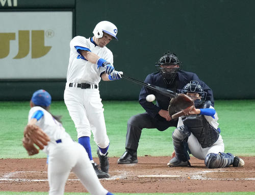 イチロー選抜対高校野球女子選抜　8回裏イチロー選抜無死満塁、一併殺打に倒れるイチロー氏（撮影・菅敏）