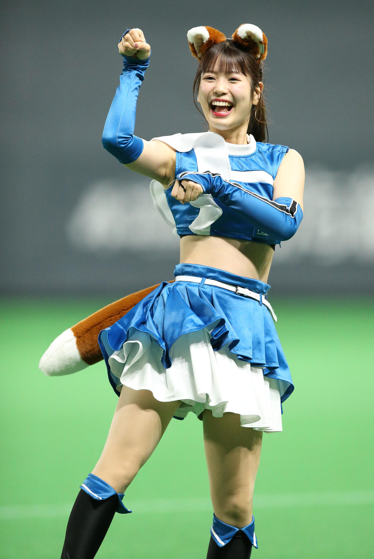 「きつねダンス」を踊るファイターズガール（2022年9月28日撮影）