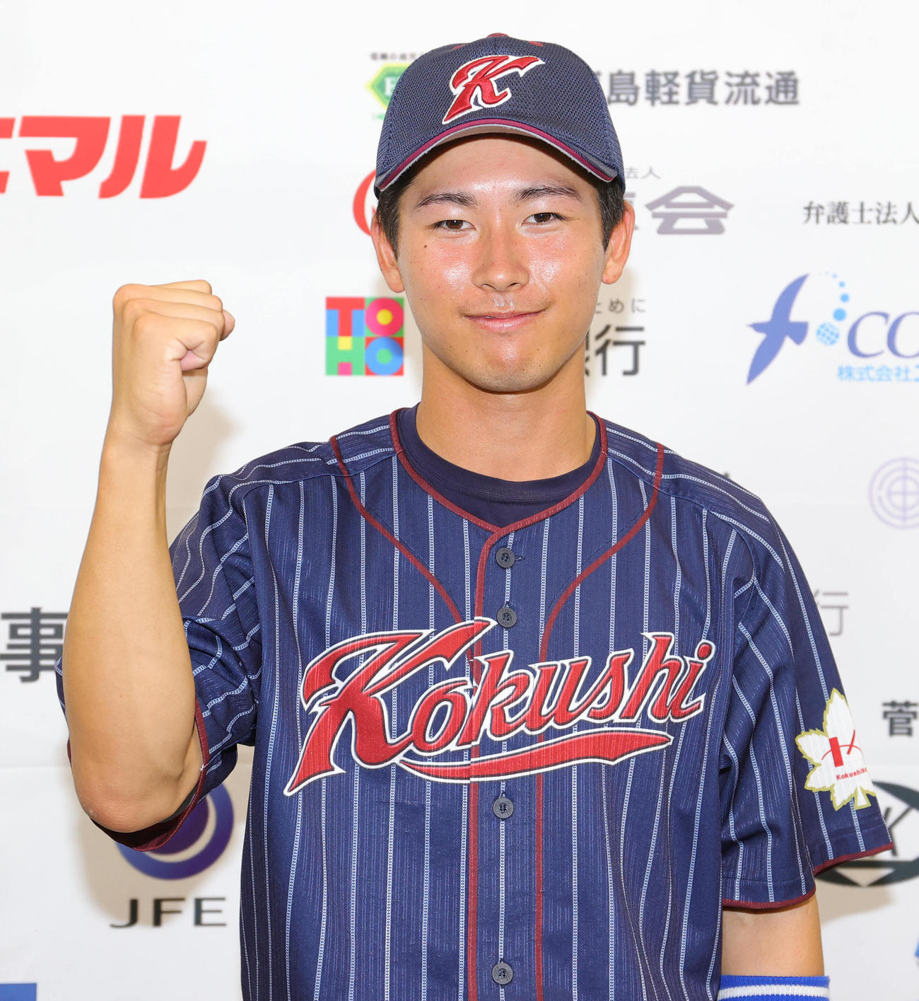 帝京平成大対国士舘大　サヨナラ打を放った国士舘大・河野（撮影・野上伸悟）