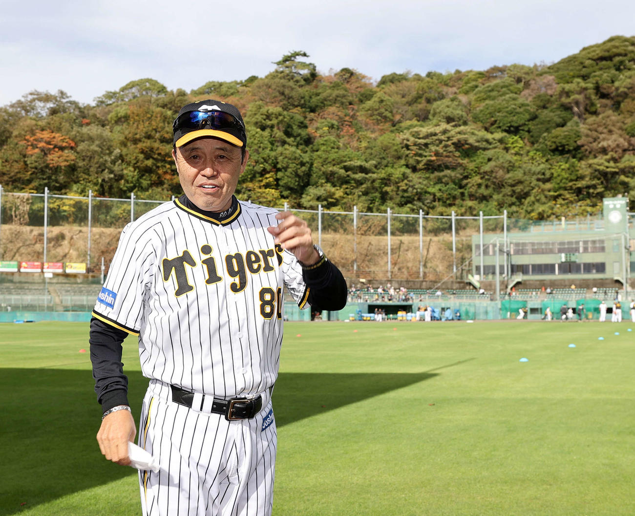 来年2月の初実戦に向けて考えを話した岡田監督