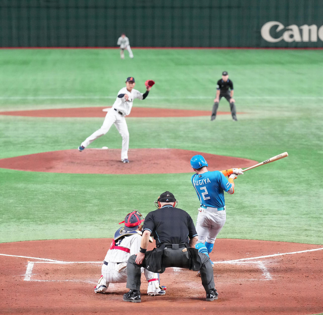 日本代表対日本ハム　7回表日本ハム無死一塁、右飛に倒れる代打杉谷（撮影・江口和貴）
