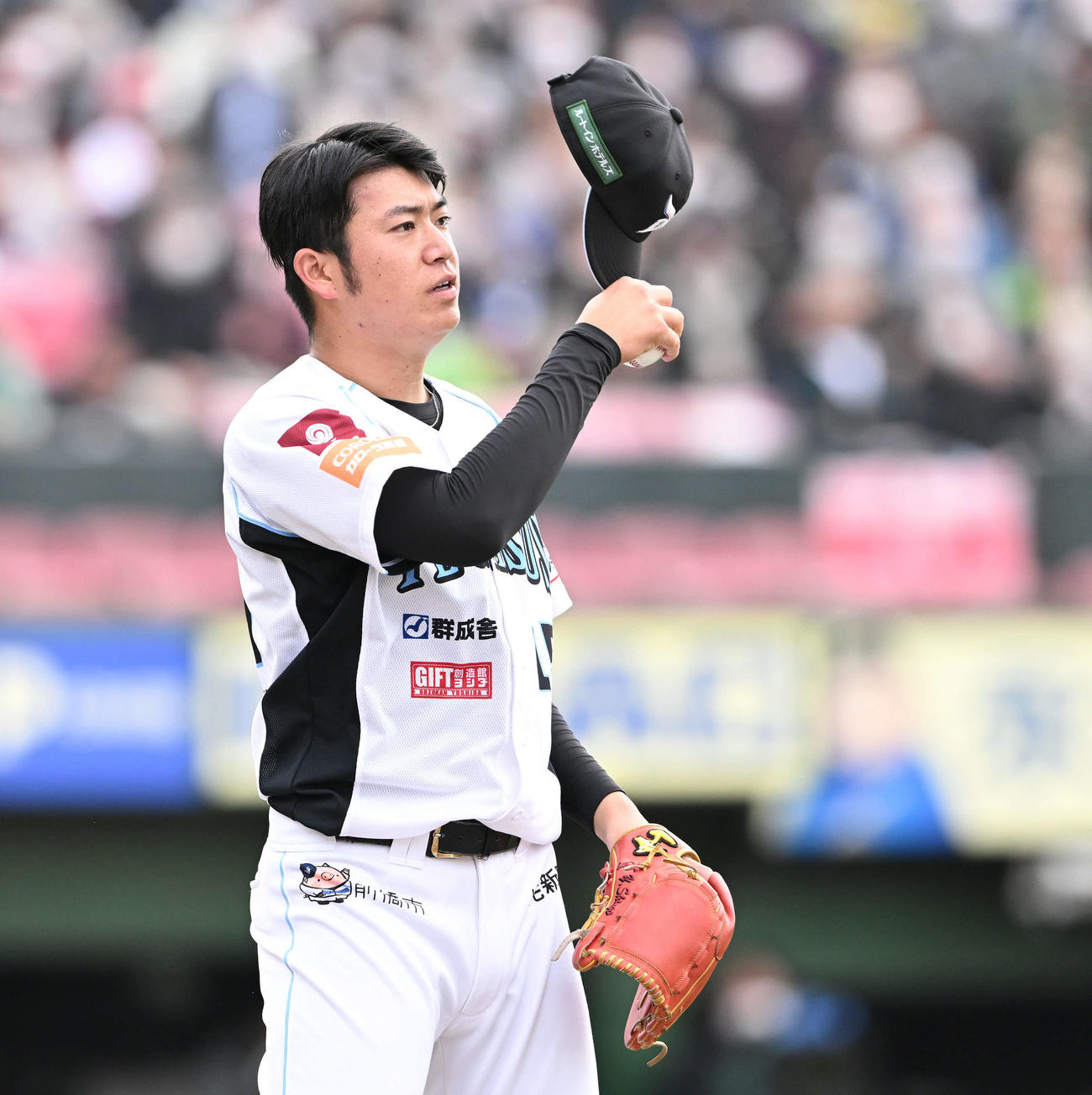 投球を終えた元巨人の山上（撮影・滝沢徹郎）