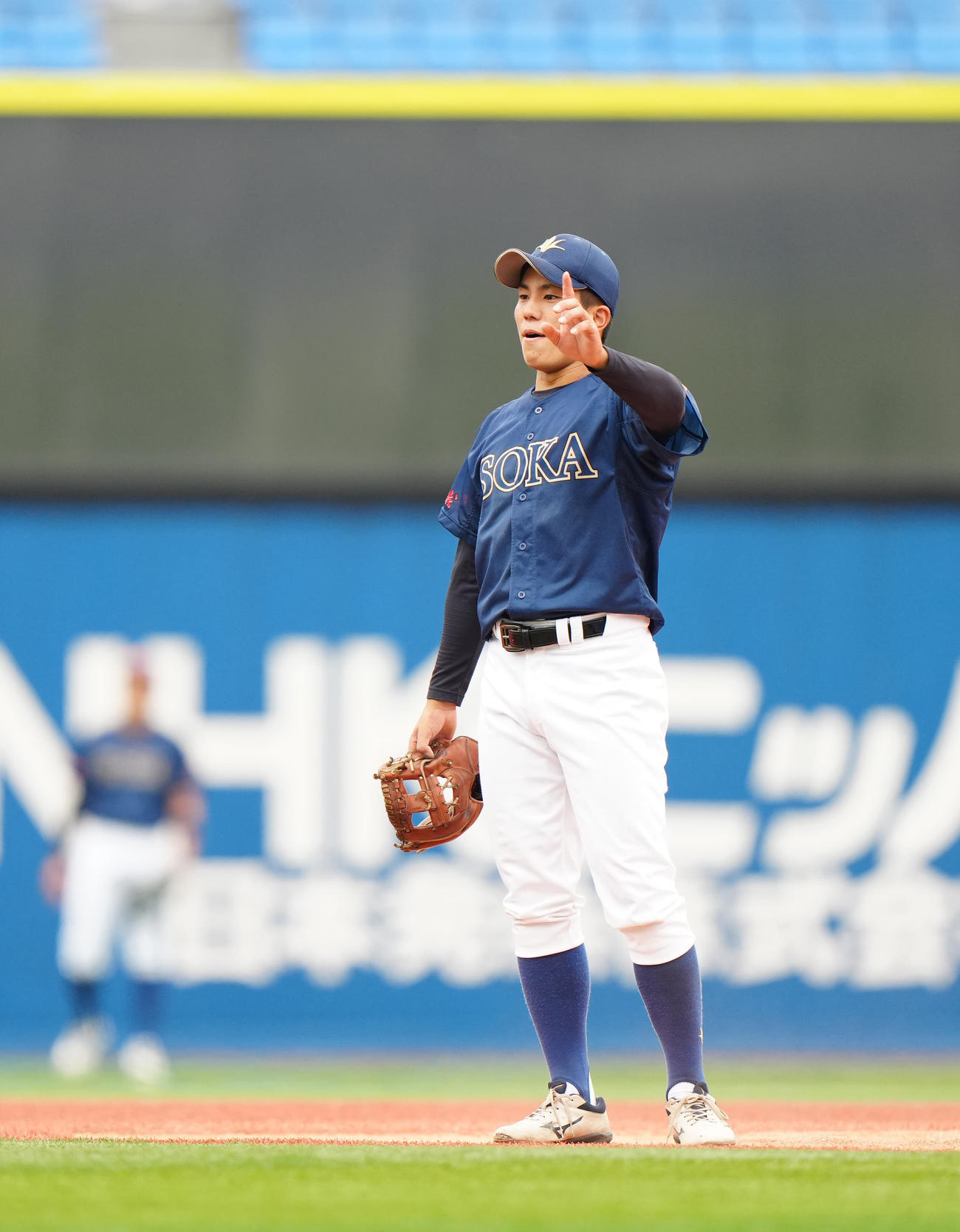 創価大対筑波大　3回裏、守備に就く創価大遊撃手の門脇（撮影・江口和貴）