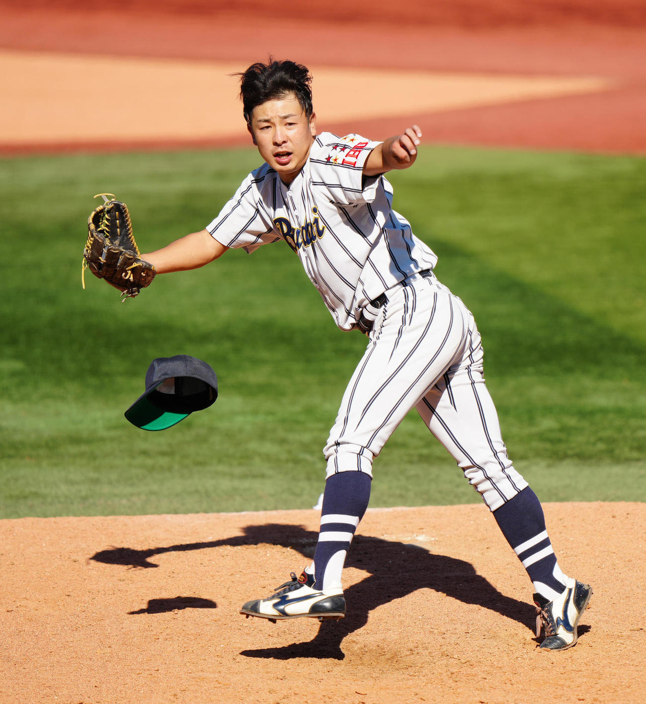 白鷗大対国際武道大　3安打無失点で完封勝利を挙げた国際武道大先発の板川（撮影・江口和貴）
