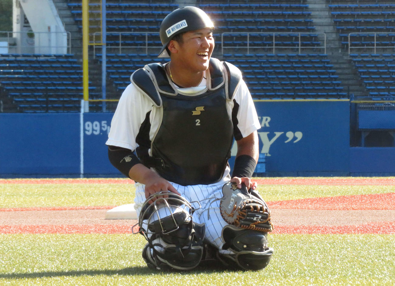 秋季練習でブロッキングなどに励むロッテ松川（撮影・金子真仁）