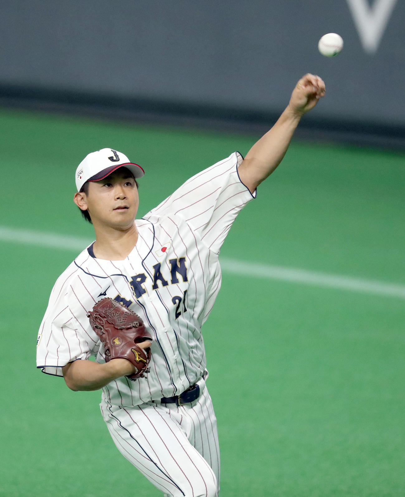 キャッチボールをする侍ジャパン今永（撮影・佐藤翔太）