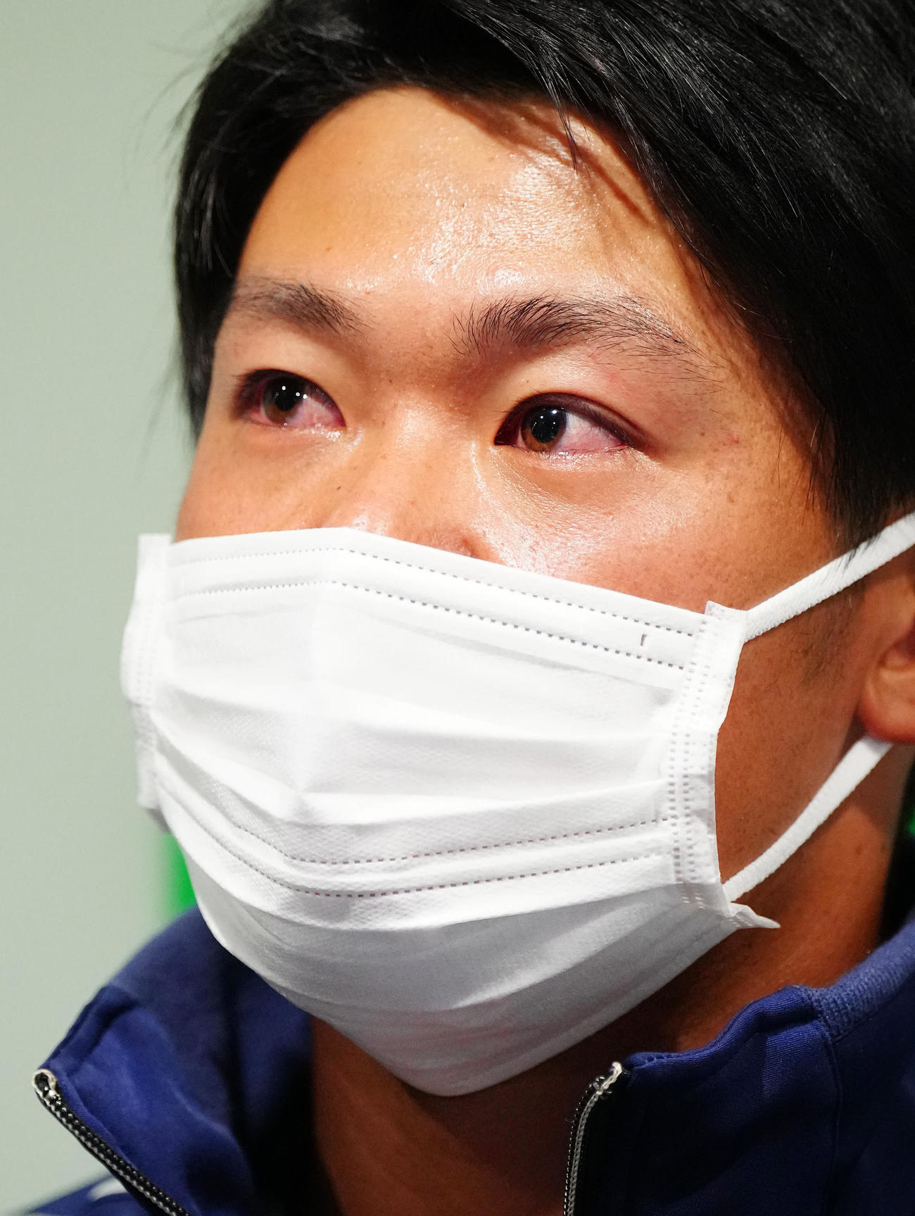 桐蔭横浜大対創価大　目を充血させ、試合後の取材に応じる桐蔭横浜大・吉田賢（撮影・江口和貴）